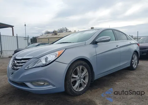 2013 Hyundai Sonata Limited z USA, uszkodzony, nr VIN 5NPEC4AC0DH553401